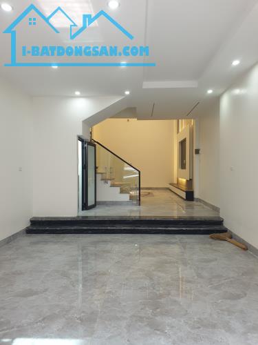 BÁN NHÀ ĐẸP 4.85 TỶ 3.5 TẦNG 58M2 MẶT ĐƯỜNG ĐẶNG VIỆT CHÂU