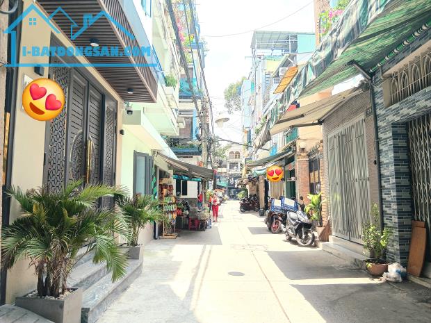 Nguyễn Trãi - P.2 - Q.5 - Vài Bước Chân Ra Mặt Tiền - 30m² x 4 Tầng - 3PN - 4WC - 5,75 Tỷ