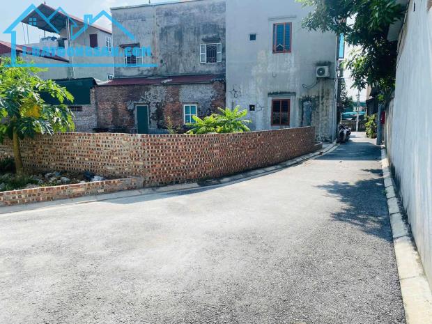 Đất Bát Tràng Đa Tốn ngay giáp Vin giá nhỉnh 3 tỷ