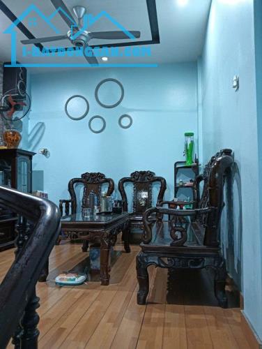 Bán gấp nhà 4 tầng mặt phố Quang Trung, 125m2, 2 mặt tiền 6.5m, kinh doanh sầm uất,