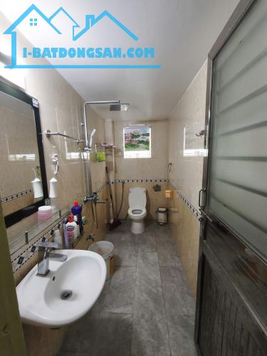 BÁN NHÀ 3 TỶ 300 TRIỆU, NGÕ NÔNG THẲNG ĐƯỜNG PHÙ NGHĨA, 106 M2 x 3 TẦNG
