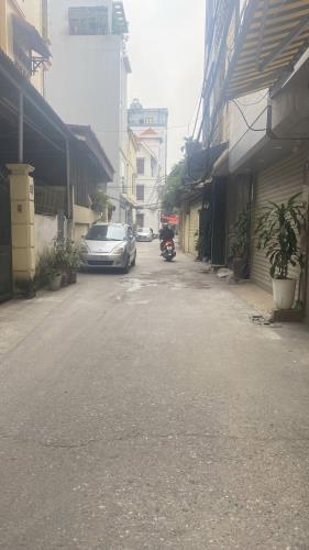 Nhà Bồ Đề 68m² x 7 tầng – gara ô tô, thang máy, ngõ thông