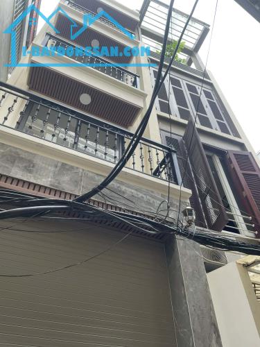BÁN NHÀ MẶT NGÕ ĐƯỜNG GIẢI PHÓNG DT 31M,5T, 10 TỶ