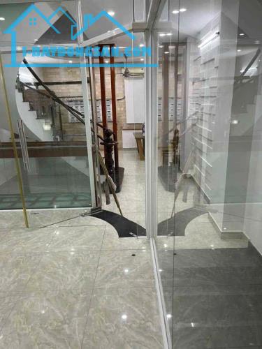 Nhà mặt tiền đường 39, 5 x16m, 4PN, 4WC