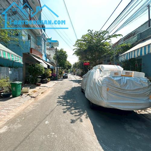 Bán nhà gác lửng Khu D2D Thống Nhất, Biên Hòa, 72m2, giá 5 tỷ 600.