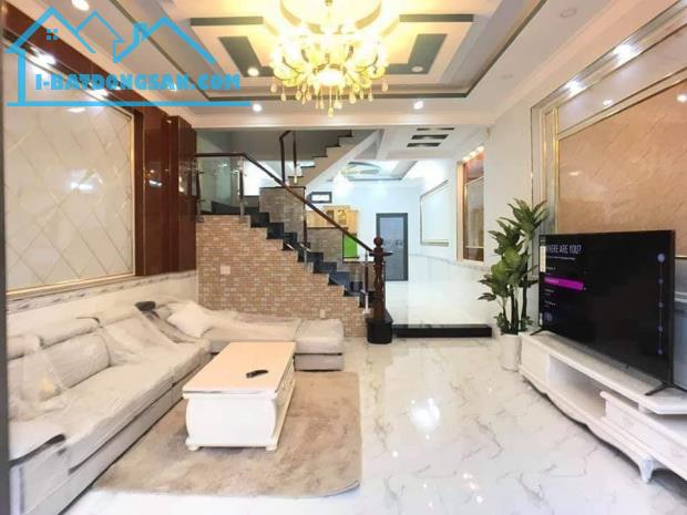 Nhà rộng, hẻm xe hơi 8m Phan Văn Hớn, Hóc Môn, 5.3 tỷ