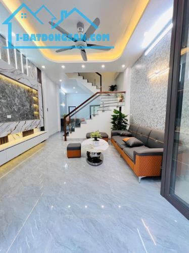 BÁN NHÀ 2 TỶ 850 TRIỆU, SAU 1 NHÀ MẶT ĐƯỜNG TÔ HIẾN THÀNH, 48M2 x 3 TẦNG