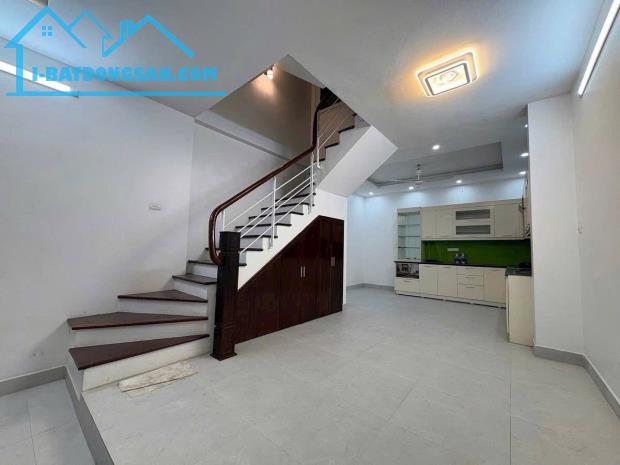 ÂU CƠ - XUÂN DIỆU - NHÀ 5 TẦNG ĐẸP Ở NGAY - SÁT MẶT PHỐ - NGÕ THÔNG - MẤY BƯỚC RA HỒ - Di