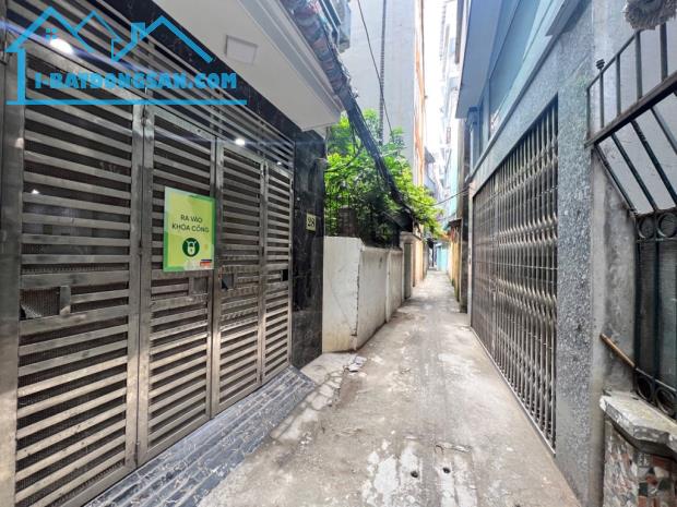 Hàng hiếm giá đầu tư. Chủ cần gấp bán nhanh trong tháng. 40m2 phố Phạm thận Duật. Nhỉnh 7T