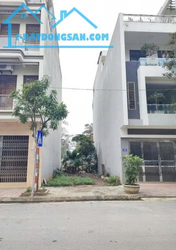 Đất thị xã Sơn Tây, trung tâm, giá 1.x tỷ, LH trực tiếp 0963989690/0333846866