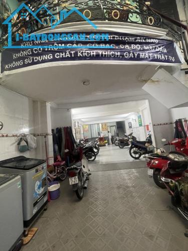 CHDV Phạm Văn Bạch, HXH, 111m2, ngang 5.2m, 5 tầng, 13 phòng, DT 55tr/tháng