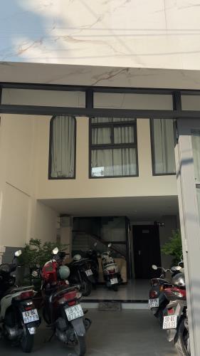 HĐT 100tr/tháng, 6 tầng thang máy - Toà nhà mặt tiền quận Bình Thạnh gần sát sân bay TSN
