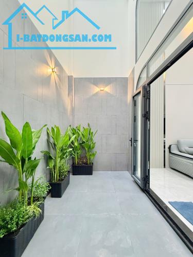 Bán gấp đinh cư hẻm xe hơi Lý Thường Kiệt quận 10 (DT 5x12m) 5 tầng tiện ở liền