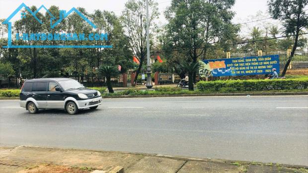 BÁN ĐẤT 140,2M2 MẶT TIỀN ĐƯỜNG NGUYỄN TẤT THÀNH, ĐỐI DIỆN NGÂN HÀNG AGRIBANK, PHÚ BÀI