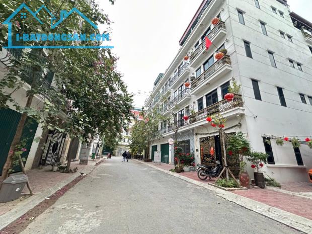 Bán shophouse Văn Phú Hà Đông, 90m2, 5 tầng thang máy, kinh doanh VIP
