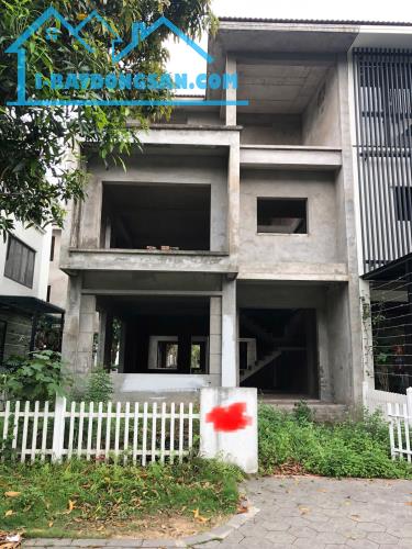 Chính chủ gửi bán căn biệt thự Ecopark Hải Dương mặt đường Hải Hưng