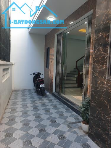 BÁN NHÀ ĐẸP 2.35 TỶ 3 TẦNG 58M2 ( TÂY NAM ) KHU ĐÔ THỊ MỸ TRUNG