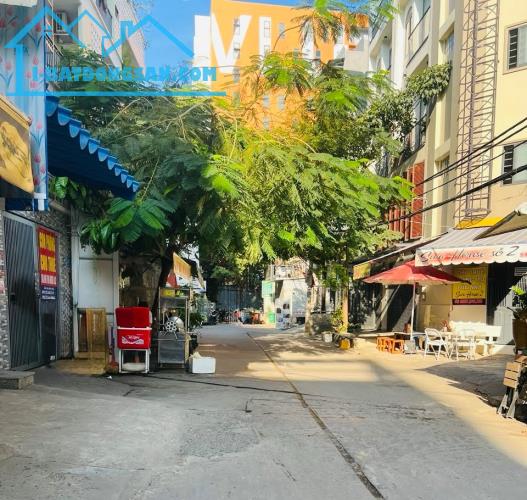 GIÁP BÌNH THẠNH PHÚ NHUẬN 54M2, NHÀ 5 TẦNG HXH TRÁNH NGAY ĐH VĂN LANG. VỪA Ở VỪA LÀM CHDV