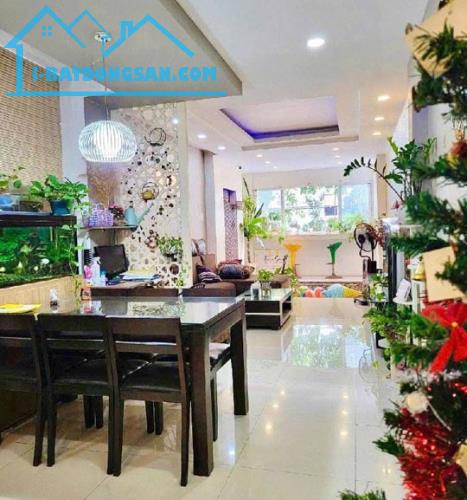 Nhà đẹp 6 tầng ở ngay, Tân Thành, thông Âu Cơ, Tân Sơn Nhì, 53m2, chỉ 7.x tỷ TL