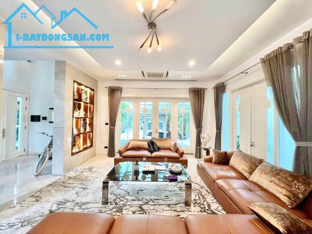 BÁN BIỆT THỰ TRUNG HÒA_LÔ GÓC 330m2_HAI MẶT TIỀN 32m_VỊ TRÍ ĐẮC ĐỊA SIÊU VIP_GIÁ CHỈ 199TY