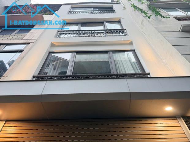 Bán nhà riêng phố Tôn Đức Thắng, Đống Đa khu phân lô VIP oto tránh, 2 thoáng 46m2 18.5 tỷ