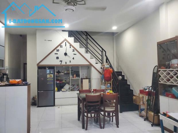 Bán gấp nhà mới hẻm rộng, thoáng gần Aeon Tân Phú ngang 5.2m, đủ tiện ích, chỉ 4.x tỷ. ✨