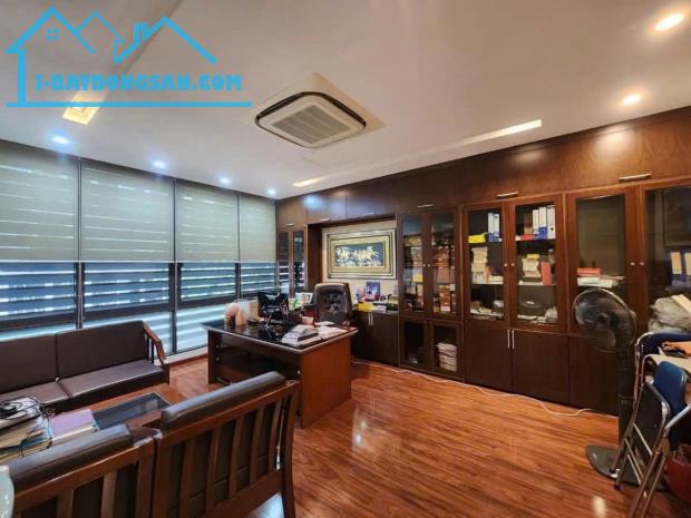 Mặt phố Nguyễn Lân 91m2, 3T, có 2 mặt tiền kinh doanh giá 42 tỷ hiếm Thanh Xuân