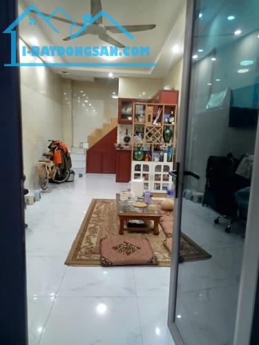 Bán nhà 3 tầng ở phố Đại Từ, Định Công giá 1,55 tỷ