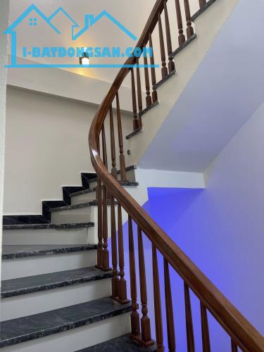 BÁN NHÀ 2 TỶ 550 TRIỆU, NGÕ CHỢ DIÊN HỒNG - NGÕ THÔNG MẠC THỊ BƯỞI , DÂN XÂY ĐỘC LẬP, 66M2