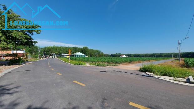 KẸT TIỀN BÁN GẤP 4200M2 ĐẤT NGAY KCN, CHỢ KINH DOANH ĐÔNG MẶT TIỀN 12M GIÁ 180TR/LÔ
