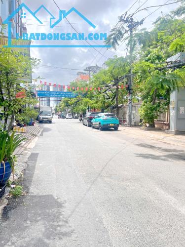 NHÀ 3 LẦU – NGANG 5x20M – HẺM XE HƠI LÂM VĂN BỀN QUẬN 7