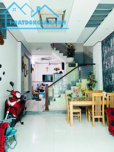 NHÀ ĐẸP GÒ VẤP – ĐÚC BTCT 4 TẤM – NỞ HẬU TÀI LỘC – 55m2- CHỈ 7.7 TỶ