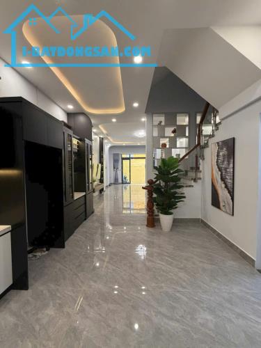 Nhà mới tiện ở liền HXH Tô Hiến Thành quận 10 (DT 56m2) 3 lầu Full nội thất cao cấp
