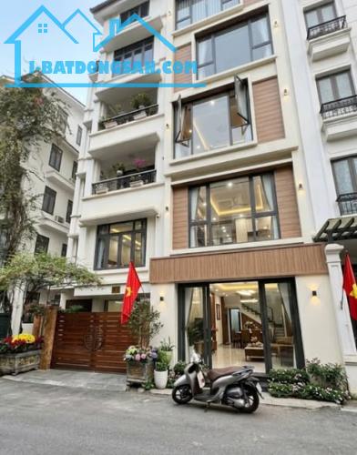 ⚡ BÁN GẤP⚡BIỆT THỰ MINH TÂM CỔ LINH - 80M 6T - GẦN CẦU TRẦN HƯNG ĐẠO - NHỈNH 30 TỶ ⚡