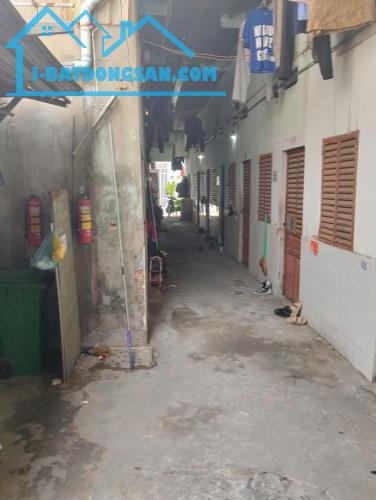 Bán dãy trọ 16 phòng 240m2,thu nhập 240tr/năm,gần ngã 6 An Phú