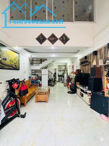 🔥VỊ TRÍ SIÊU ĐẸP QUẬN 10 BÀ HẠT CÁCH 8M RA HẺM XE TẢI THÔNG-GẦN 40M2-NGANG 4M NỞ HẬU