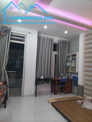 SIÊU PHẨM GÒ DẦU TÂN PHÚ - HẺM XE HƠI - 50M2 (4x12.5) - 2 TẦNG BTCT MỚI ĐẸP. CHỈ HƠN 5 TỶ