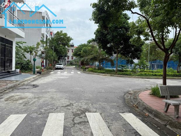 Bán đất đẹp dự án Vạn Lộc Tứ Minh, Hải Dương nhìn vườn hoa giá 3.x tỷ
