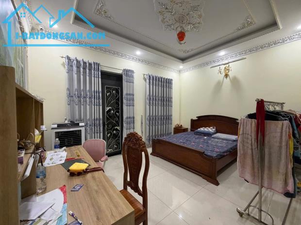 Mặt tiền kinh doanh 4 tầng, cạnh Vietel Nguyễn Văn Bứa, 7.6 tỷ