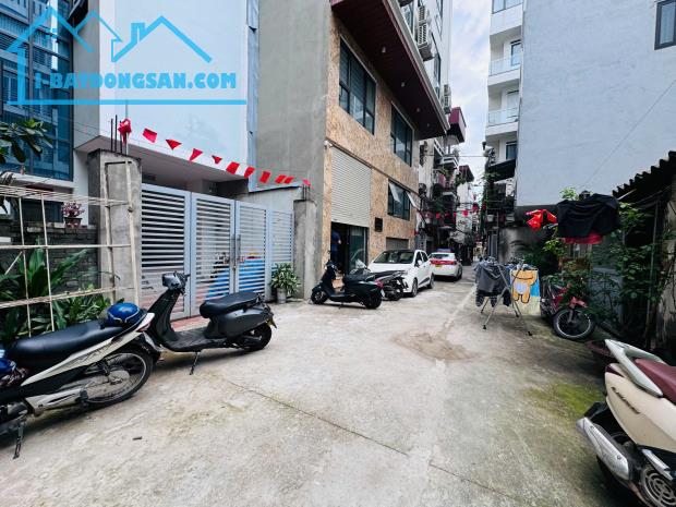 Cực hiếm! Phân khúc 5 tỷ, sổ riêng, full nội thất, ôtô sát cổng giữa trung tâm Ba Đình.