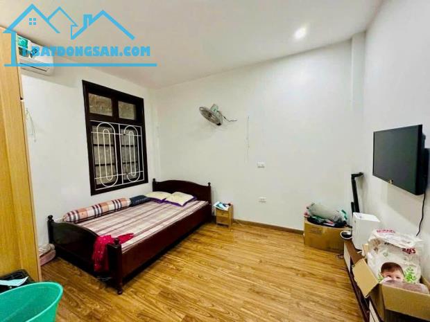 ✅BÁN NHÀ NGÕ 68, CẦU GIẤY 30 M2 5 TẦNG, MẶT TIỀN 4M, CÁCH 10 MÉT RA NGÕ Ô TÔ.