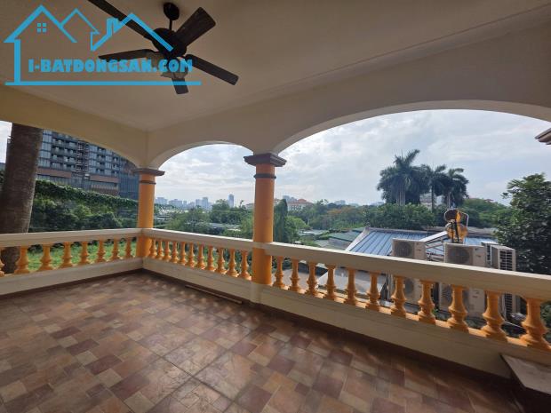 Bán Nhà Biệt Thự Tây Hồ 235m2-3T MT16m Sân Vườn 2 Thoáng 100 Tỷ Tây Hồ.