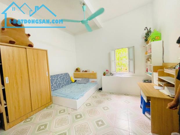 Bán nhà phố Trần Duy Hưng, quận Cầu Giấy diện tích 64m2, 4T, MT5m lô góc 3 thoáng
