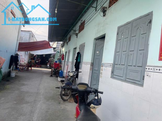 Bán dãy trọ 76 phòng có thu nhập, gần KCN Thạnh Phú, Vĩnh Cửu, 2000m2, giá 19 tỷ.