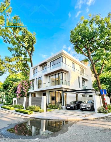 BÁN SIÊU BIỆT THỰ HOÀNG NGÂN_KĐT CẦU GIẤY_300m2_LÔ GÓC 2 MẶT ĐƯỜNG_NỘI THẤT FULL ĐẲNG CẤP