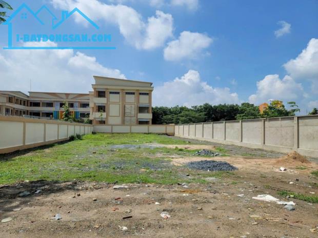 Bán 1011m đất mặt tiền xóm gạch, ngay trường TH Bình Lợi. Vĩnh Cữu. Sổ thổ cư. Giá 7,2 tỷ