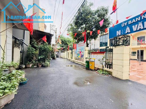 ♻️BÁN ĐẤT TẶNG NHÀ C4 Ở LUÔN👉SÁT PHỐ VÂN TRÌ♻️ 🎯DT 43m², cách mặt phố Vân Trì chỉ 40m