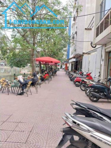 BÁN GẤP NHÀ ĐỘI CẤN TT BA ĐÌNH SÁT HỒ ĐẦM TRÒN FULL NỘI THẤT 35M X 5 TẦNG 7,9 TỶ.