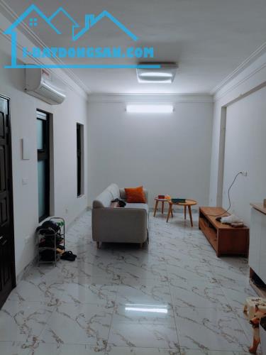 Bán nhà phố Trần Duy Hưng, quận Cầu Giấy diện tích 55m2, 4T, MT7m, ngõ ô tô đỗ cửa