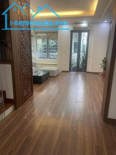 Phân lô phố Hoàng Cầu 58m2, 5T, MT4.5M vỉa hè ô tô tránh 30.5 tỷ hiếm Đống Đa